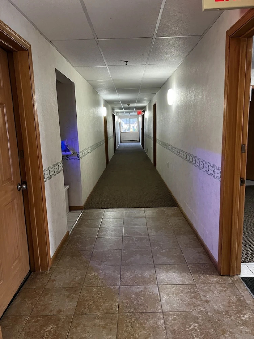 Budget Host Inn & Suites