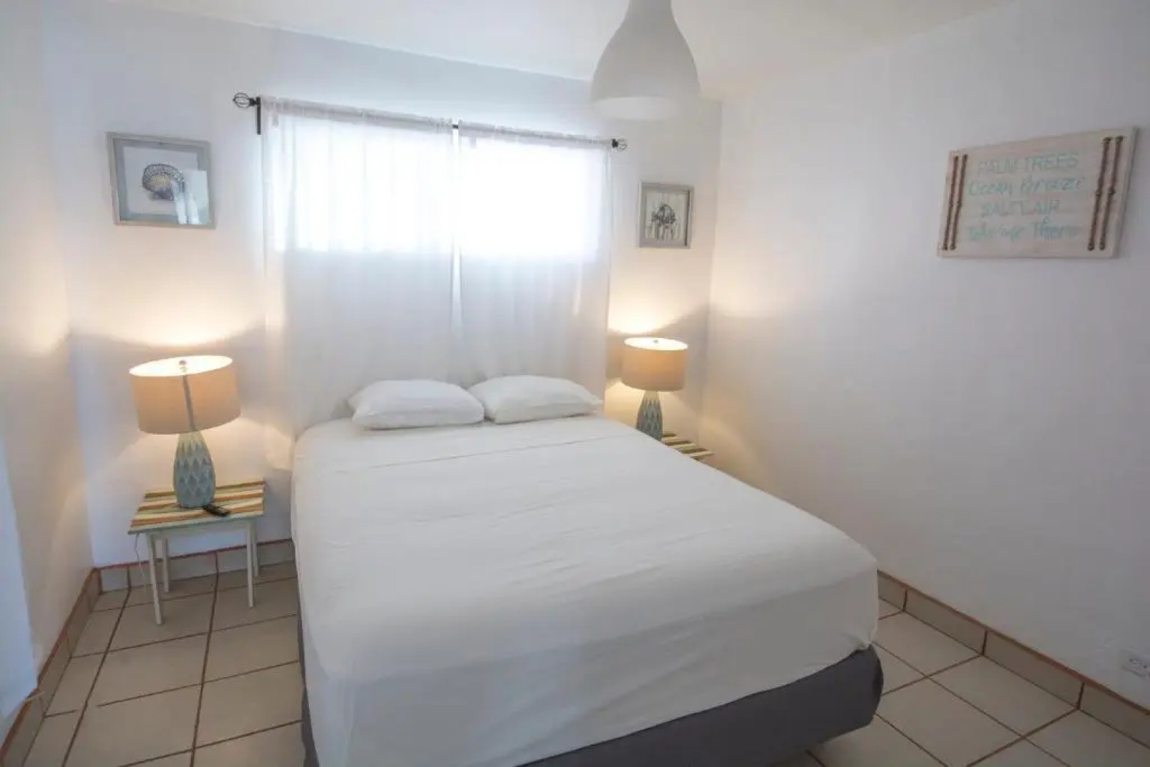 True BEACHFRONT cozy - 1 Bedroom Apt