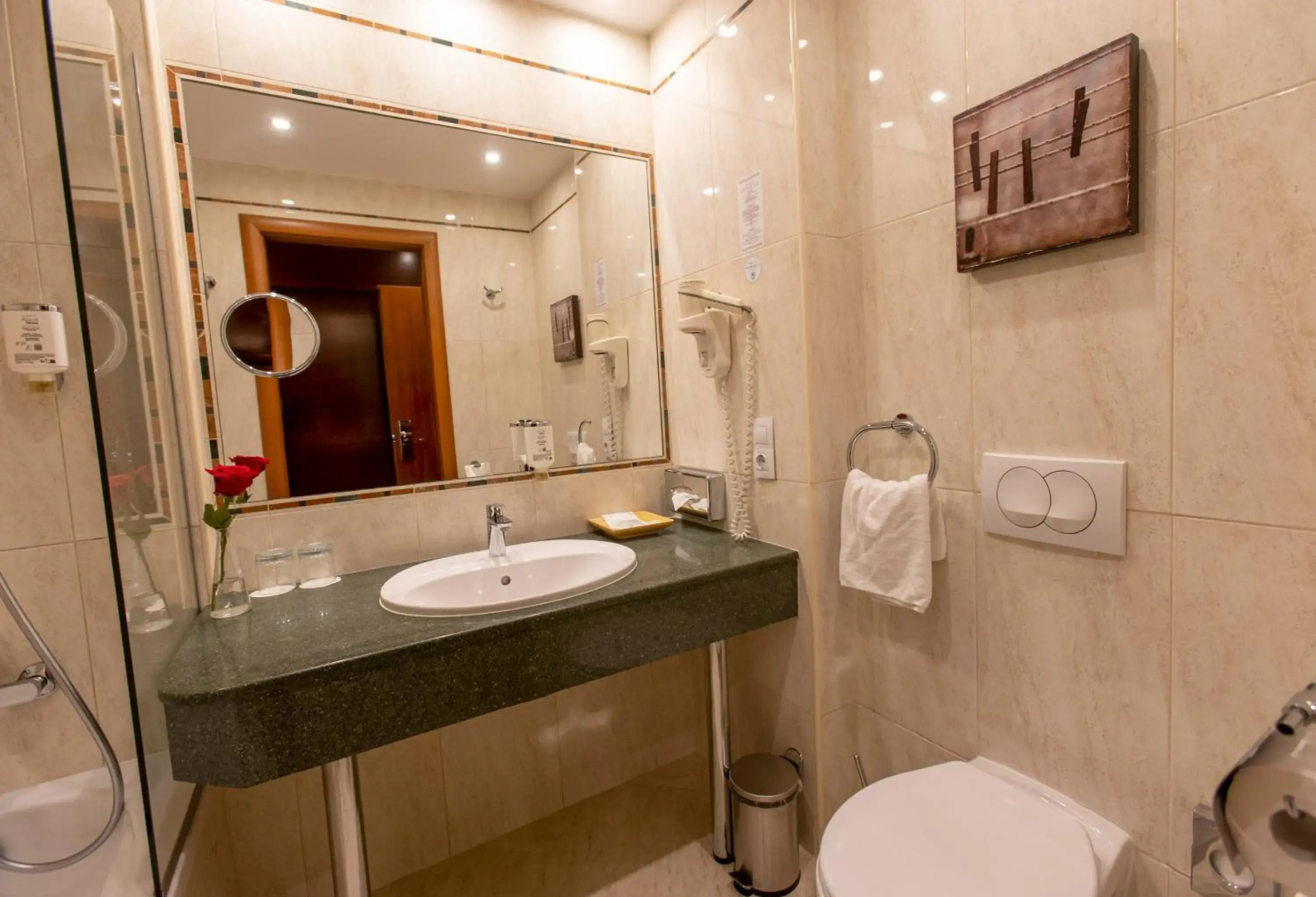 Lions Garden Hotel