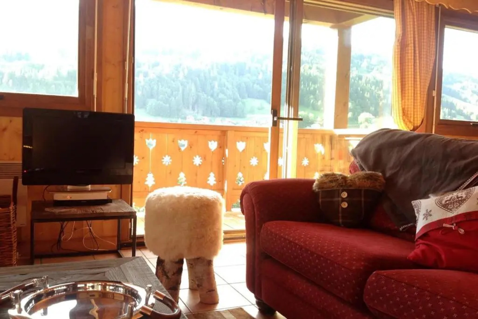 Chalet Amitie near supervised lake, 100 m slopes, multi-activity pass FREE