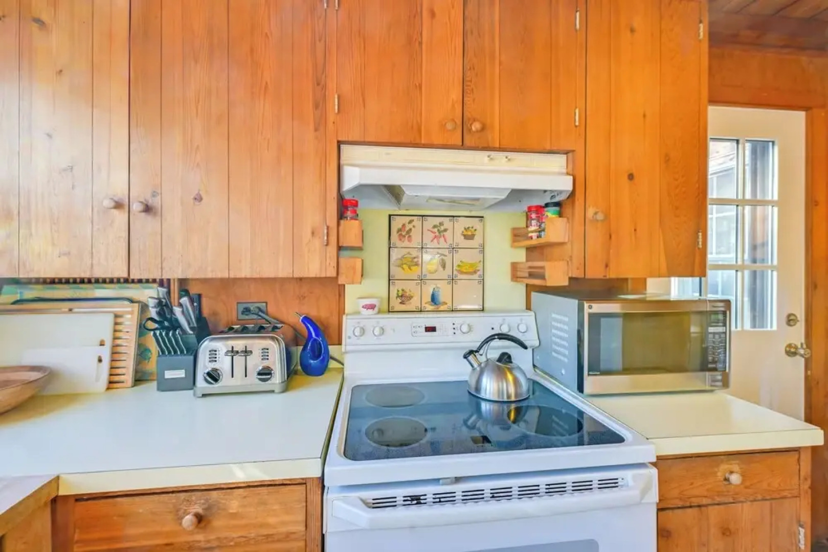 Walk to Amagansett Beach: Cottage w/ Deck!