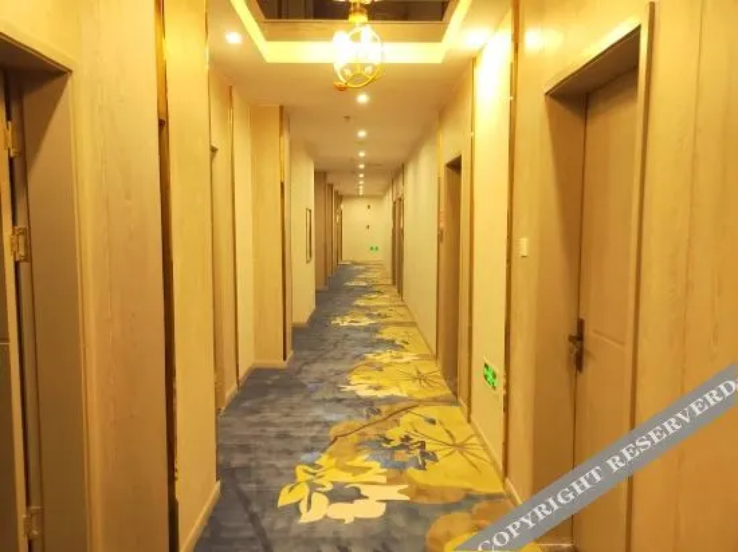 Yiding Hotel (Linshui Afuer Chain Store)