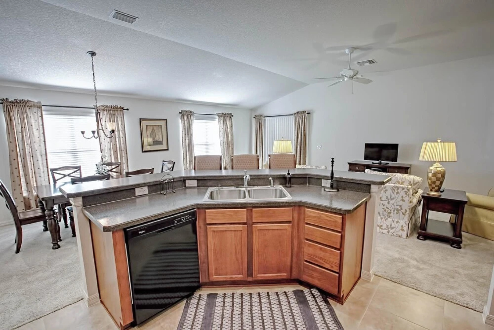 Ida Court Home 3 Bedroom by The VIR Group