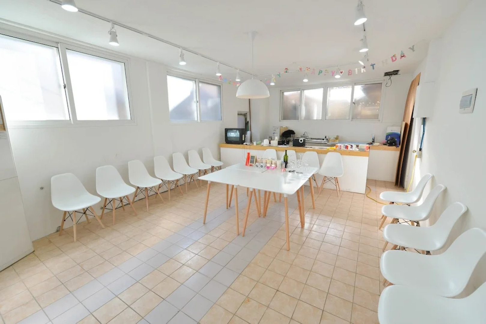 Linker Party House - Hostel