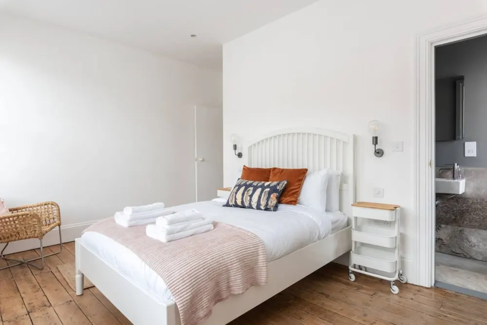 Brand New Luxurious 5 Bedroom Townhouse