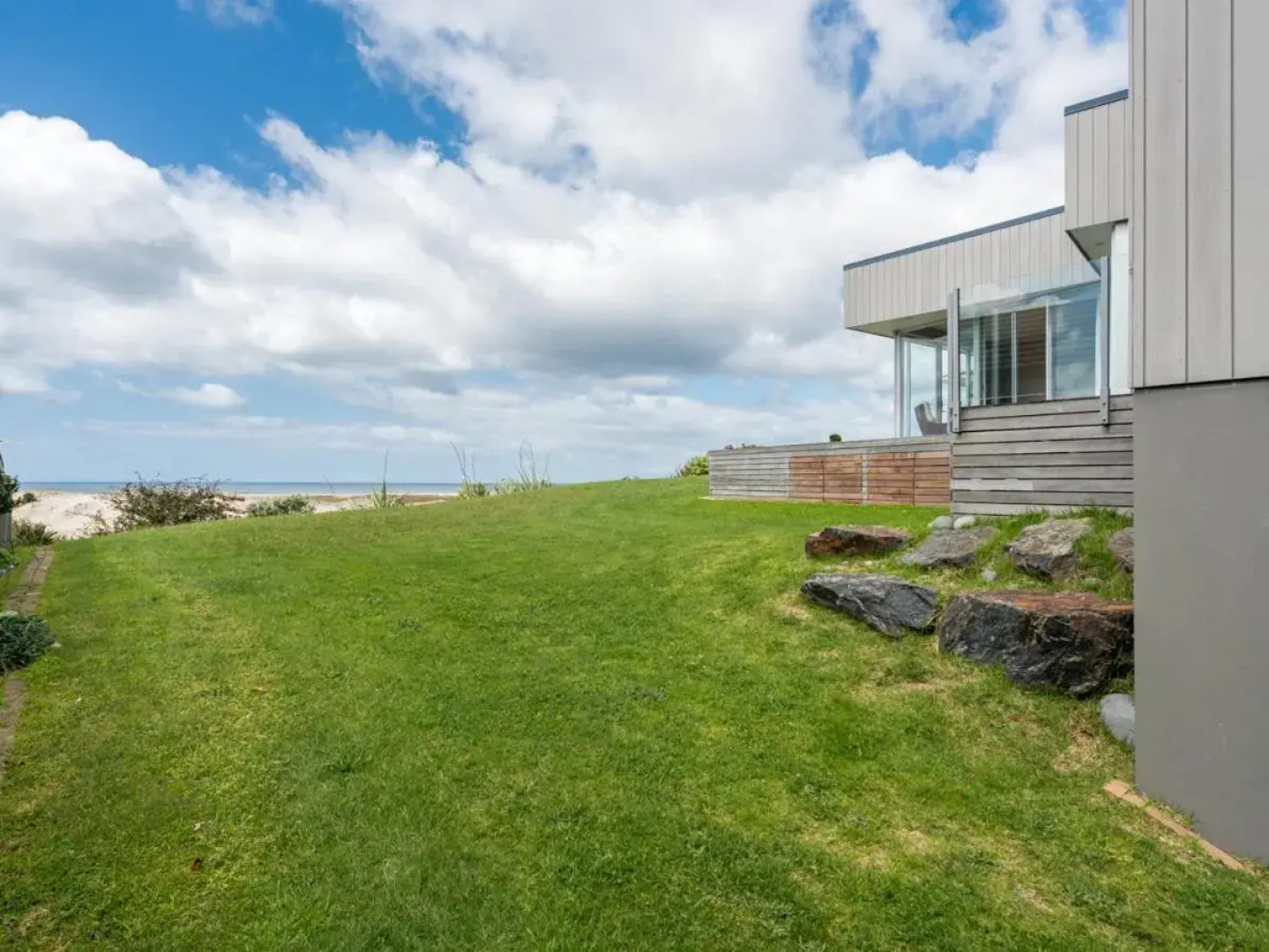 Roberts Retreat - Mangawhai Holiday Home