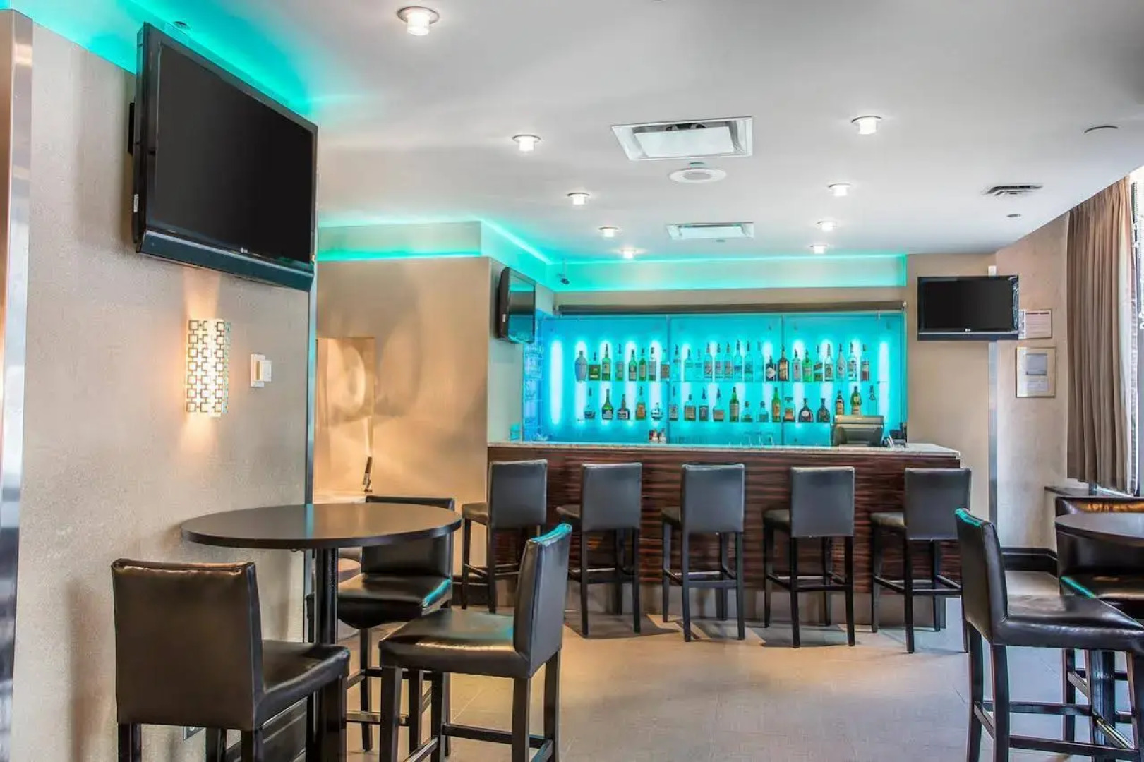 Inn of Chicago Magnificent Mile