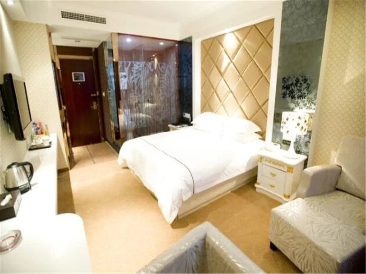 Lishui Jia Yi City Hotel