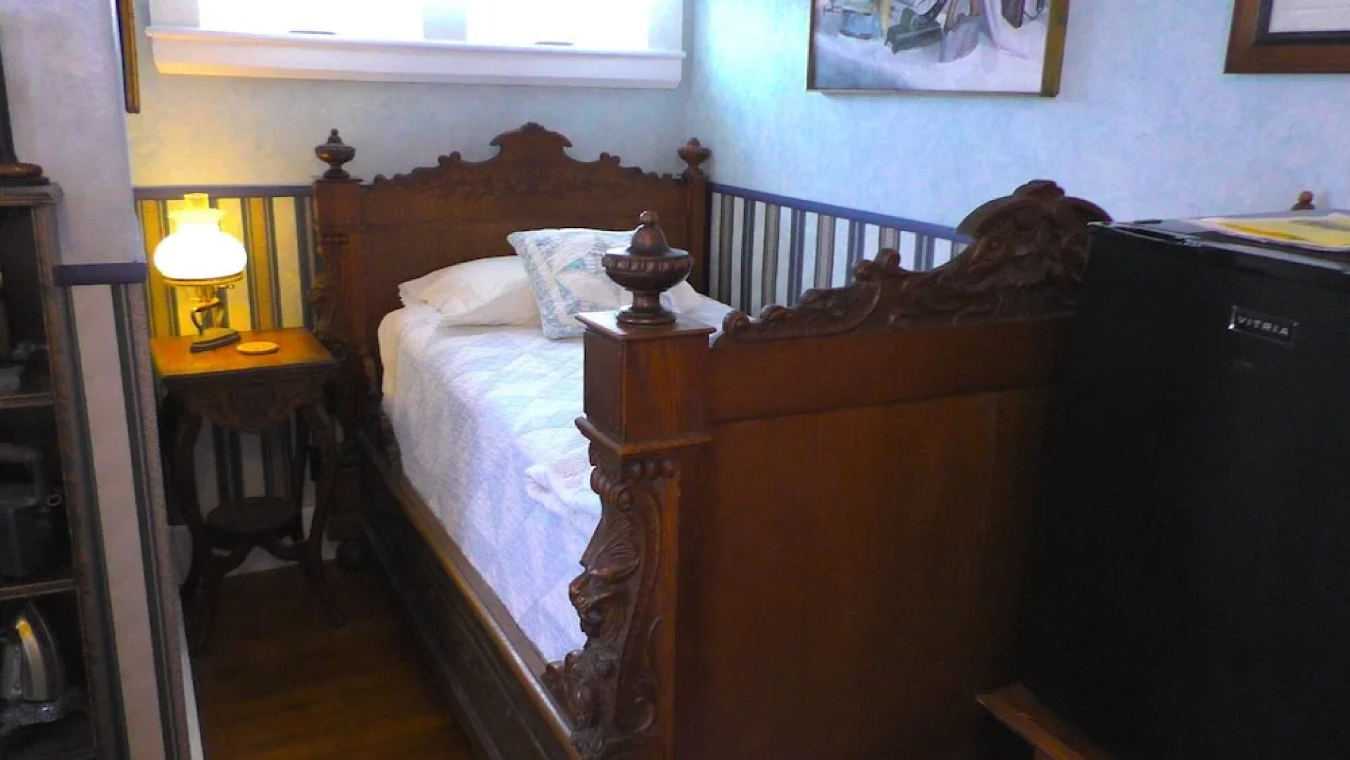 Old Iron Inn Bed and Breakfast