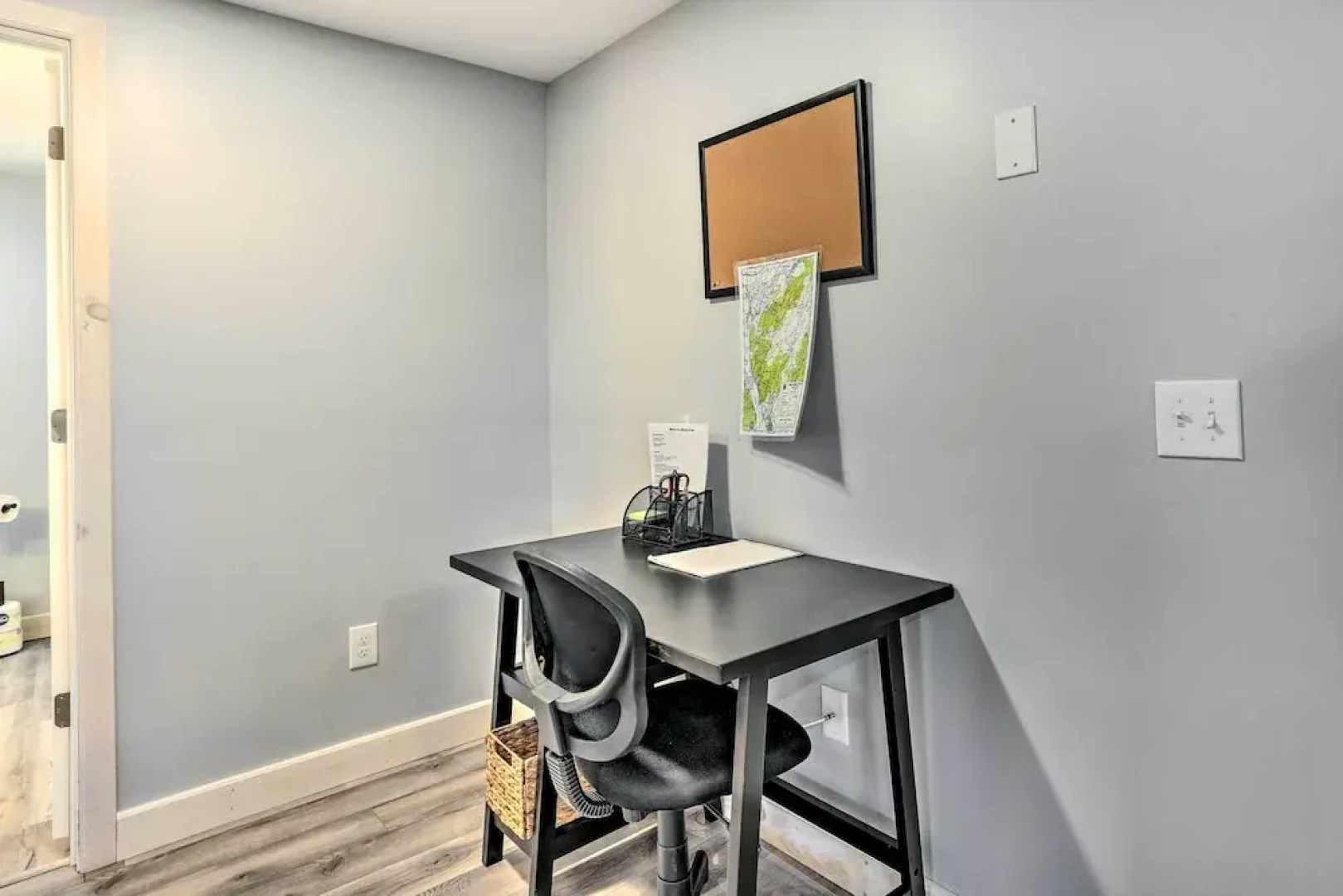 Charming Beacon Apt w/ Fire Pit: Near Hiking!