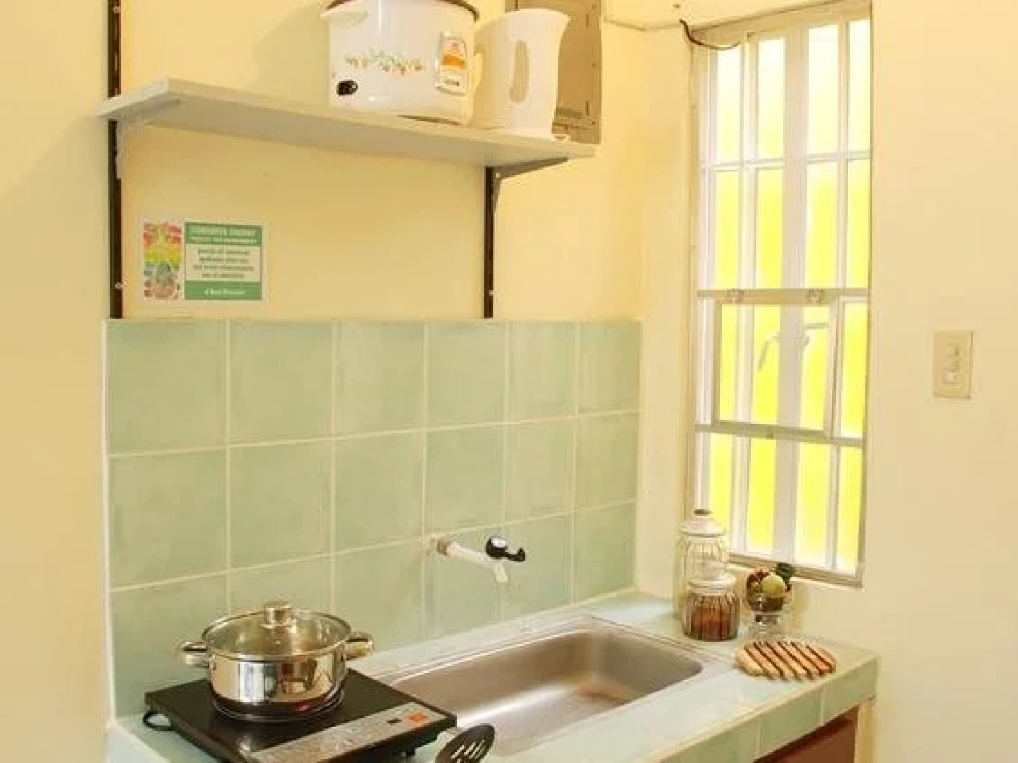 Hive Manila Guesthouses and Apartments