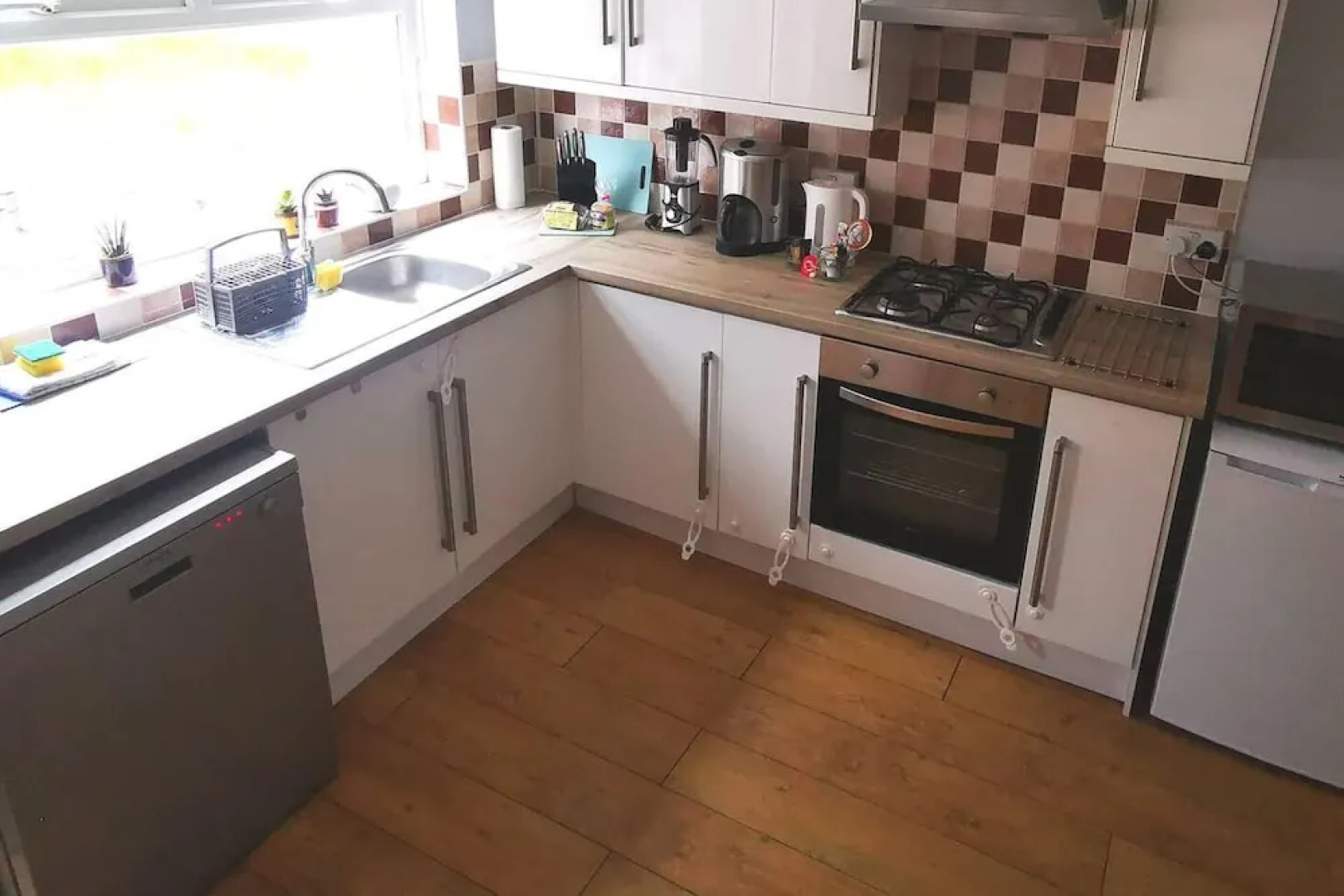 Cozy 2-bed Cottage in Merthyr, 5 Mins to Bike Park
