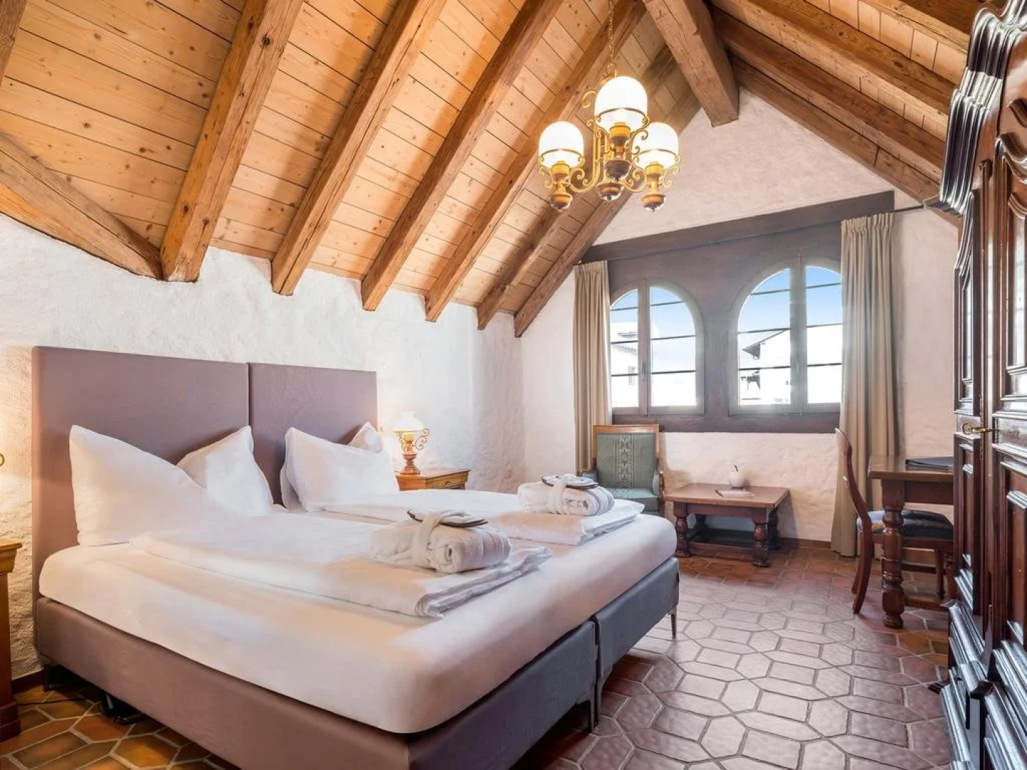 Swiss-Chalet Merlischachen - Romantik Schloss-Hotel am See