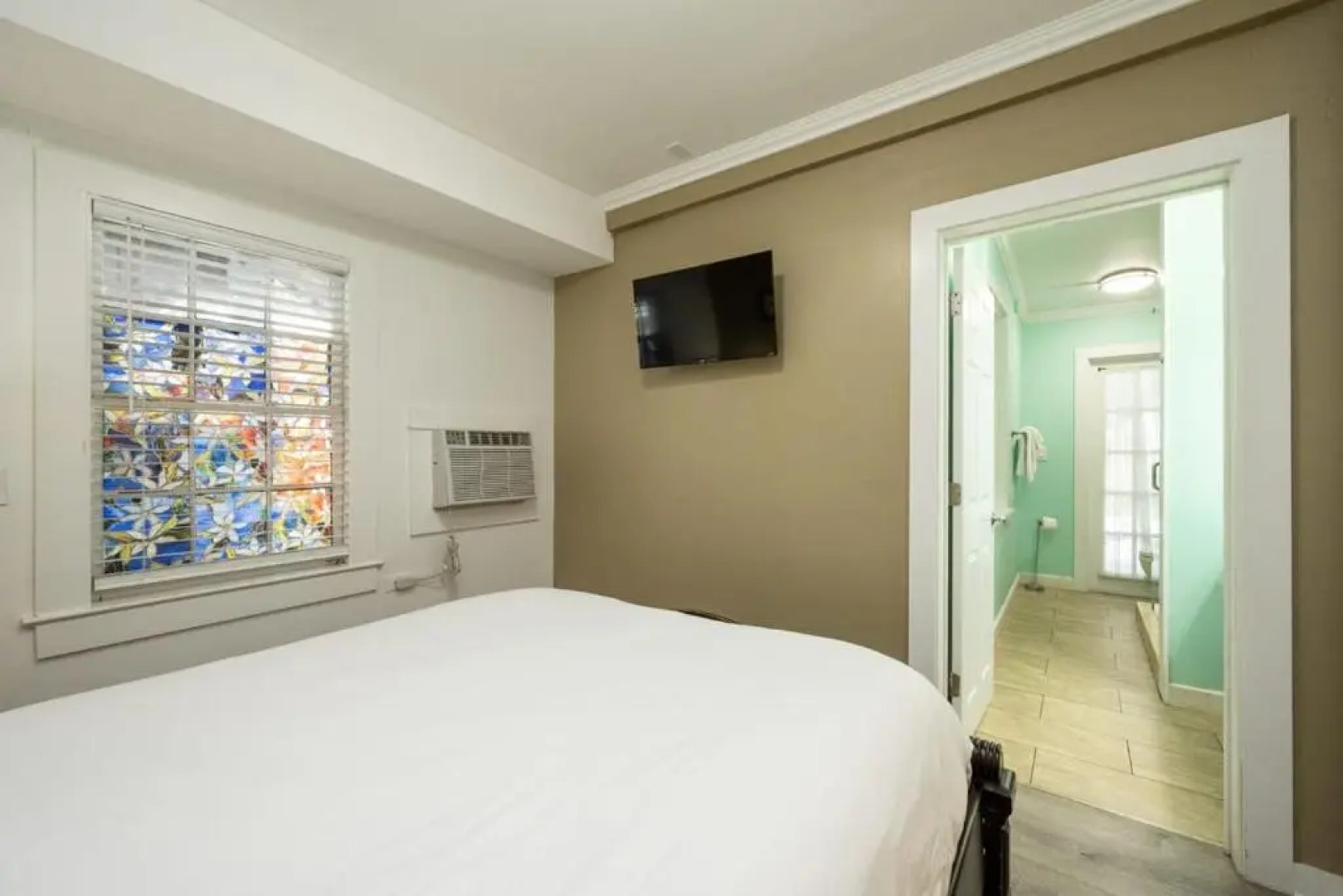 Southern Palms by Brightwild Pool Parking