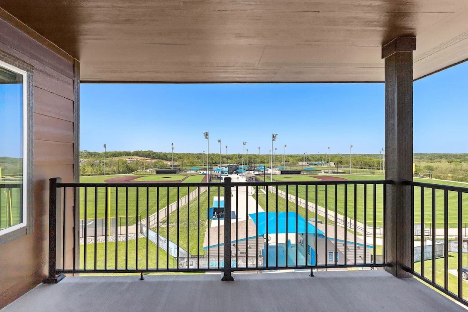 Holiday Inn Express Kansas City North – Parkville by IHG