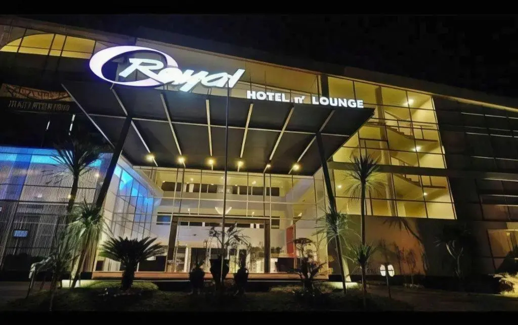 Royal Hotel n' Lounge