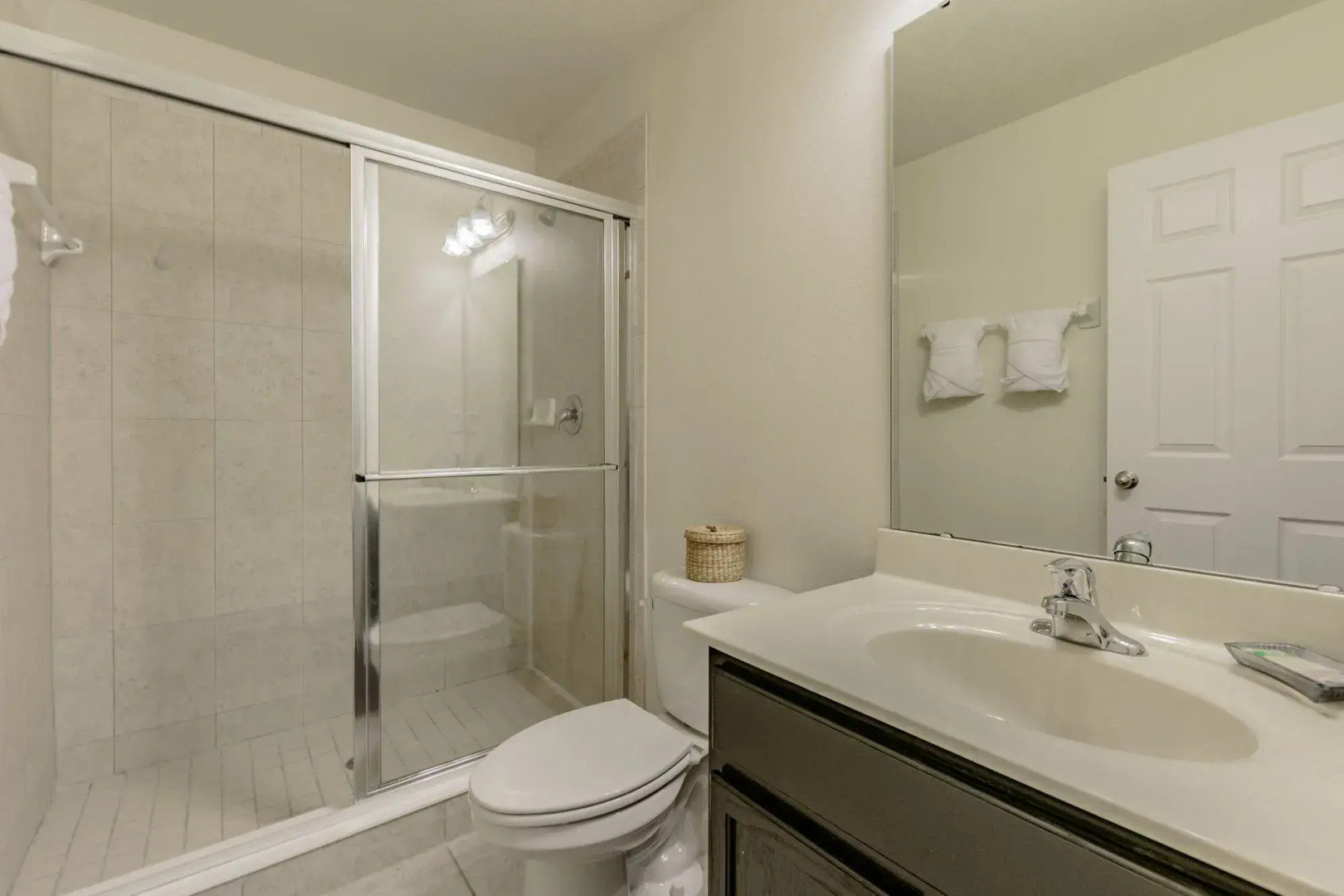 4 bed House/w pool & Garage