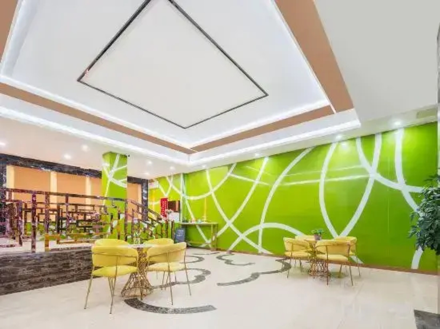 Shengjing Yijia Hotel (Gucheng Fanyang Road Underground Mall)