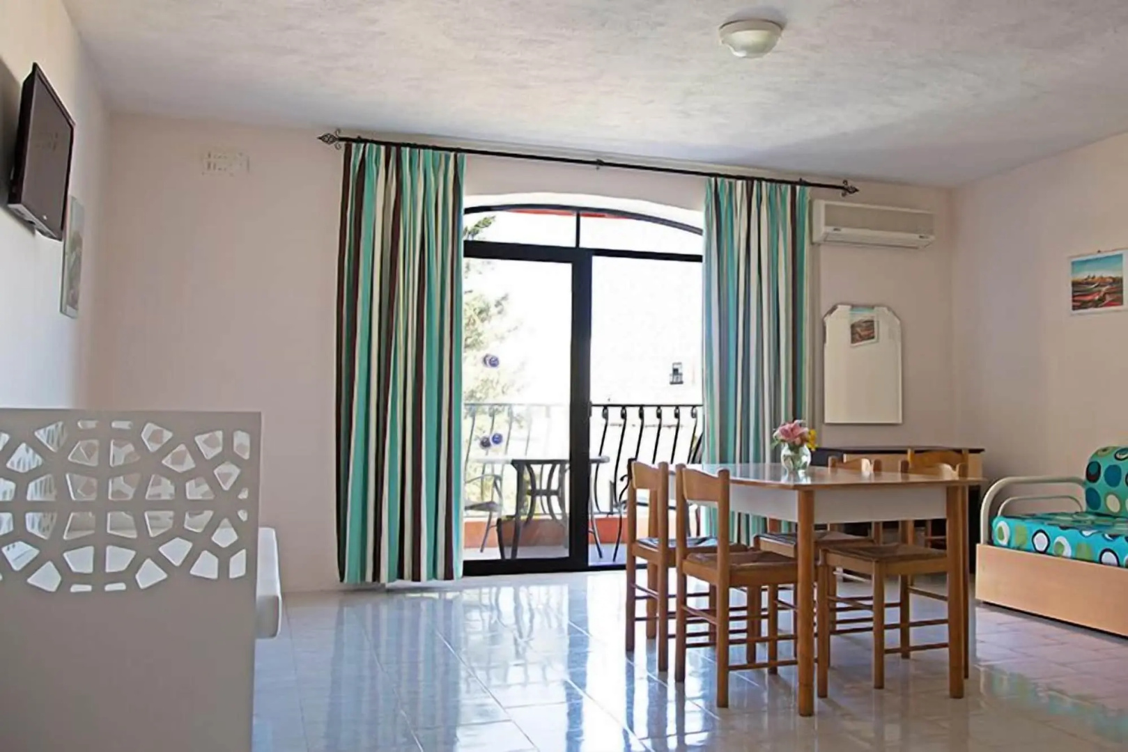 White Dolphin Complex Hotel