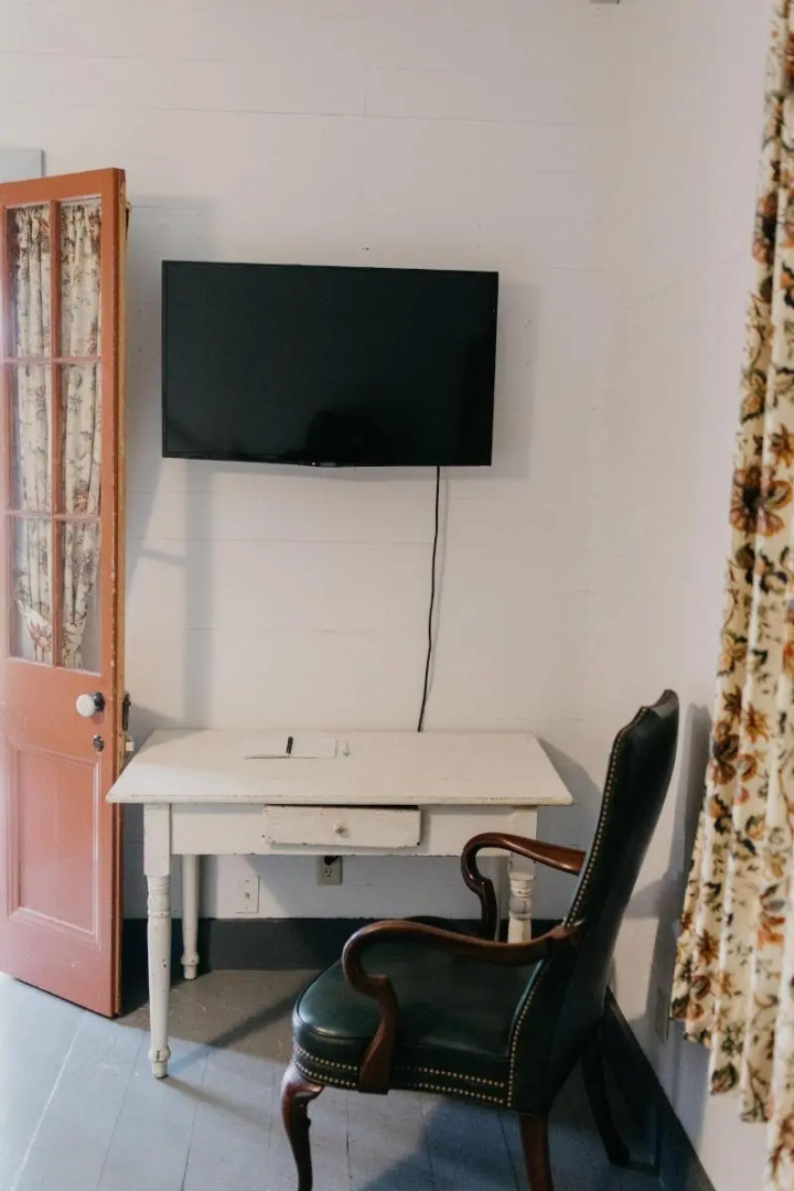 Bois Des Chenes Bed & Breakfast Inn