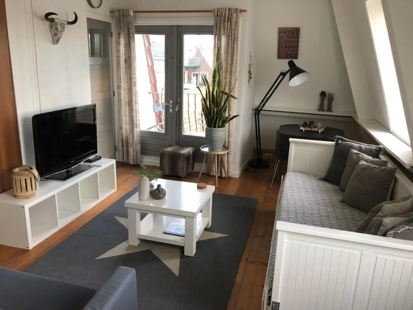 Nikki's Holiday Home