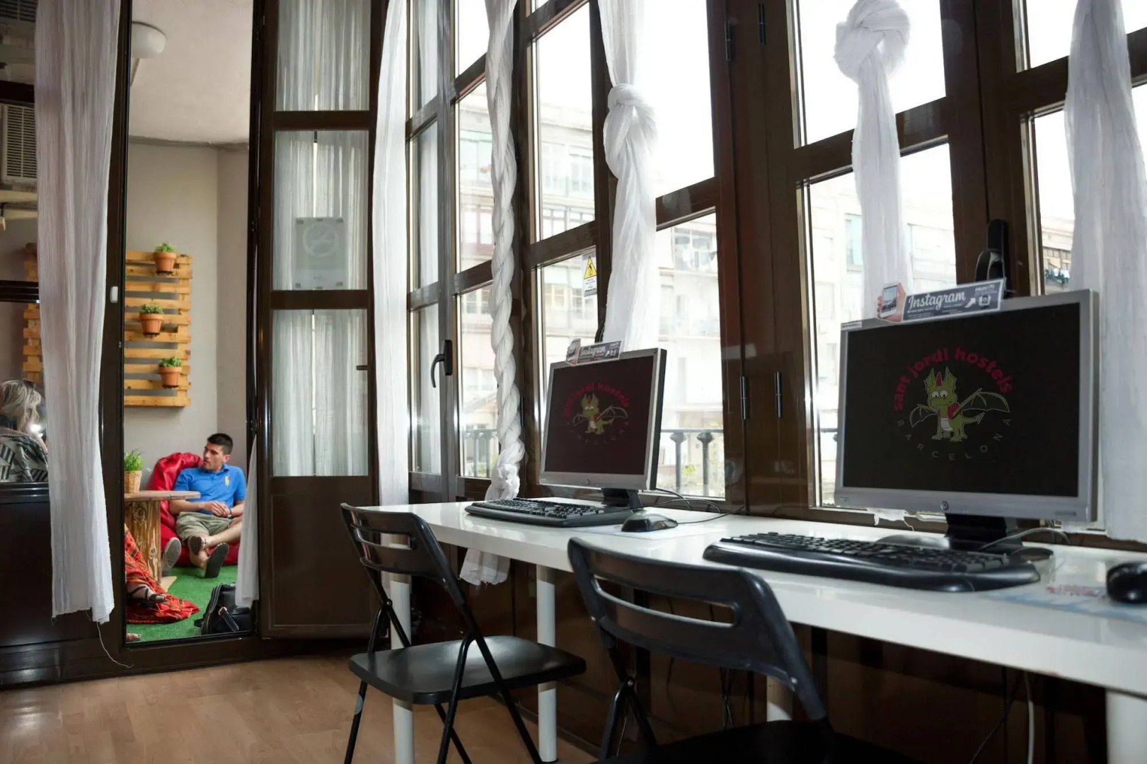 Sant Jordi Hostel Alberg