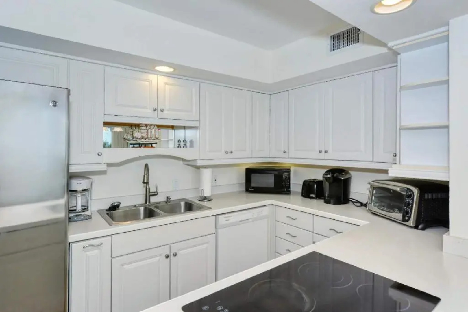 LaPlaya 109A Enjoy the balmy Gulf breezes in this corner end unit right on the beach