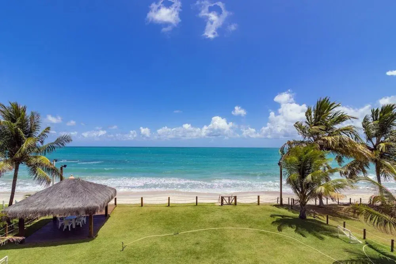 Mansão pé na areia em Carneiros