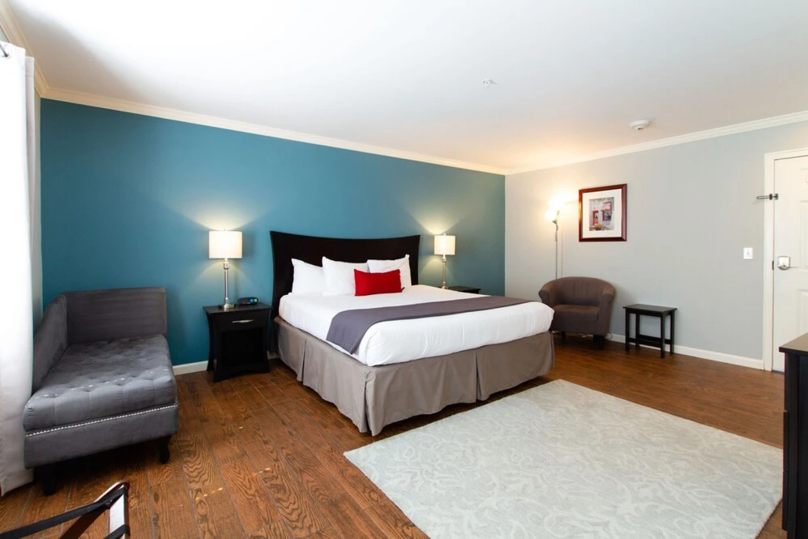 The Dahlonega Square Hotel & Villlas
