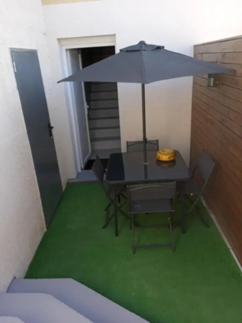 Appartement spacieux 10 mn plage wifi stationnement