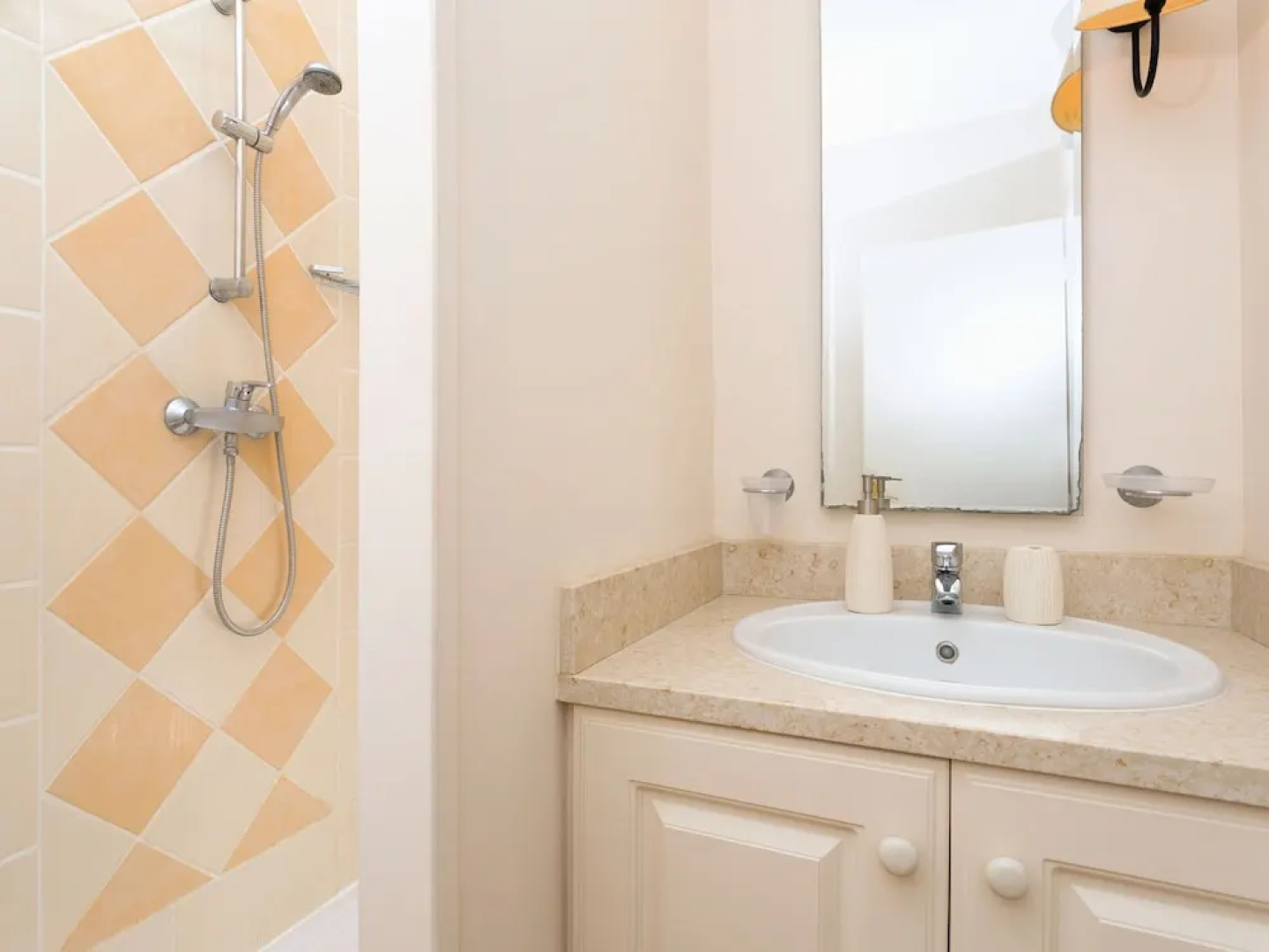 Charming Apartment With Dishwasher, View at the Golf Course