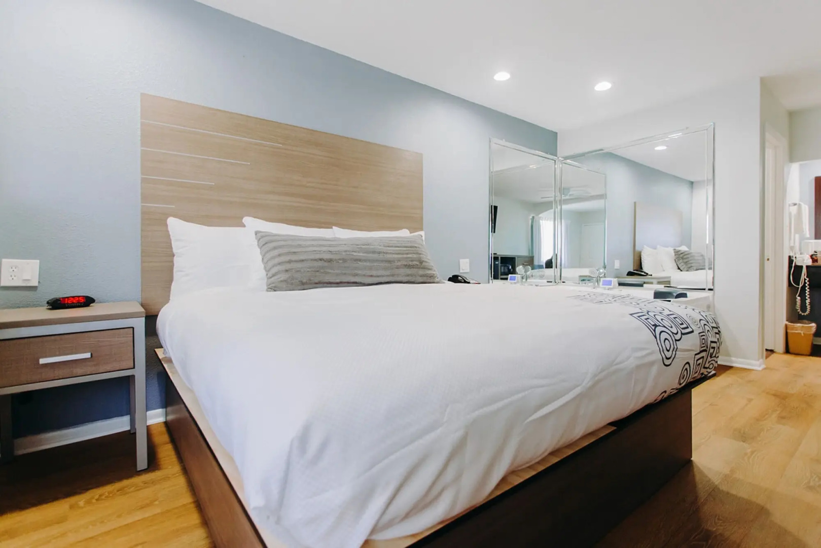 Scottish Inns and Suites - Near Kemah Boardwalk