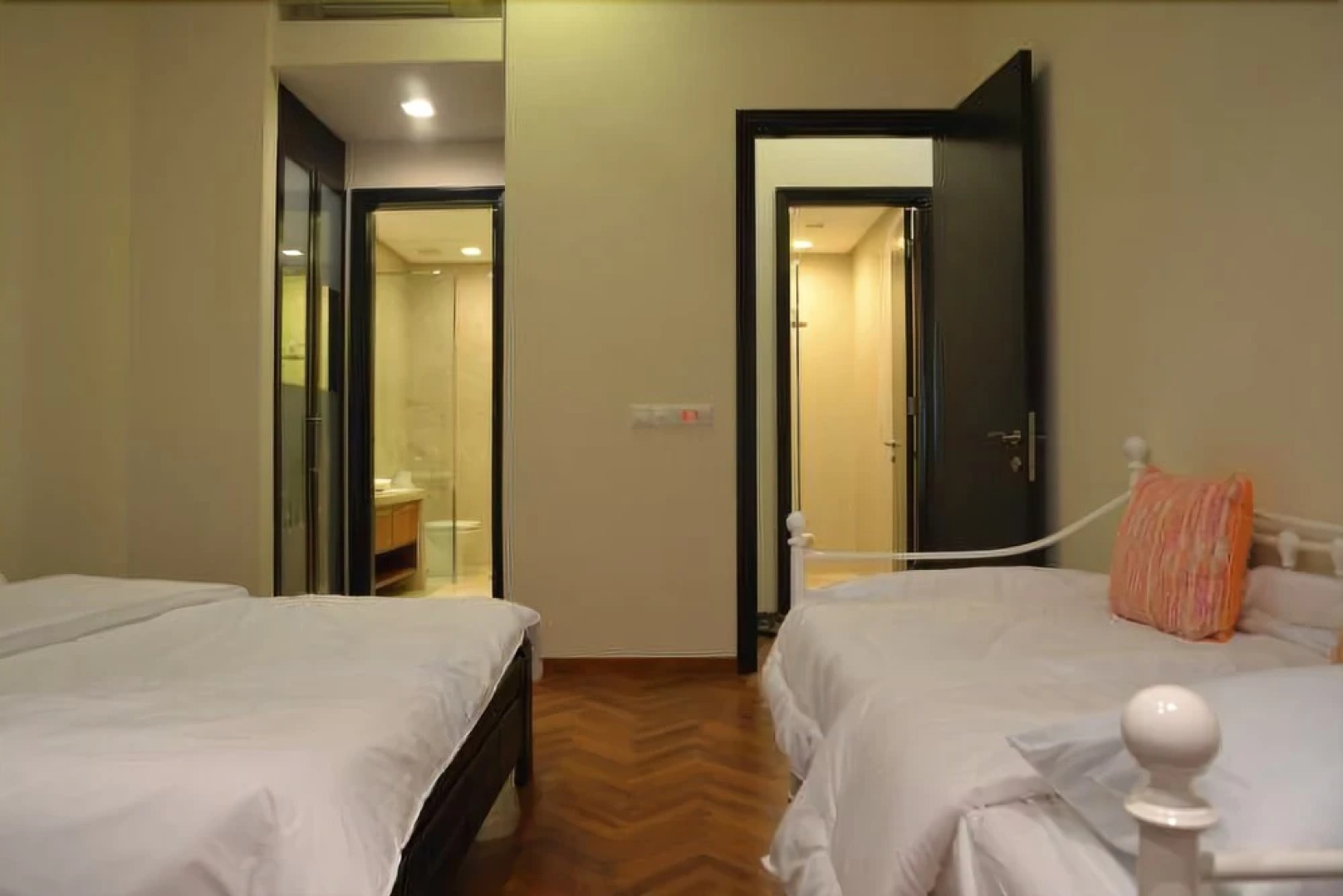 One BR Apartment Straits Quay Penang