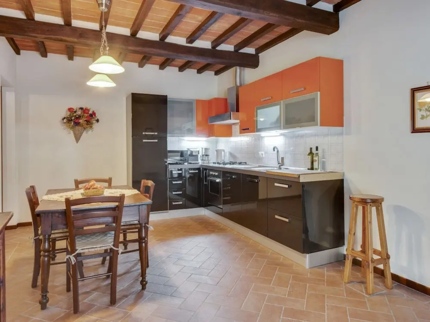 Farmhouse in Tuscany With Pool & Vineyard View