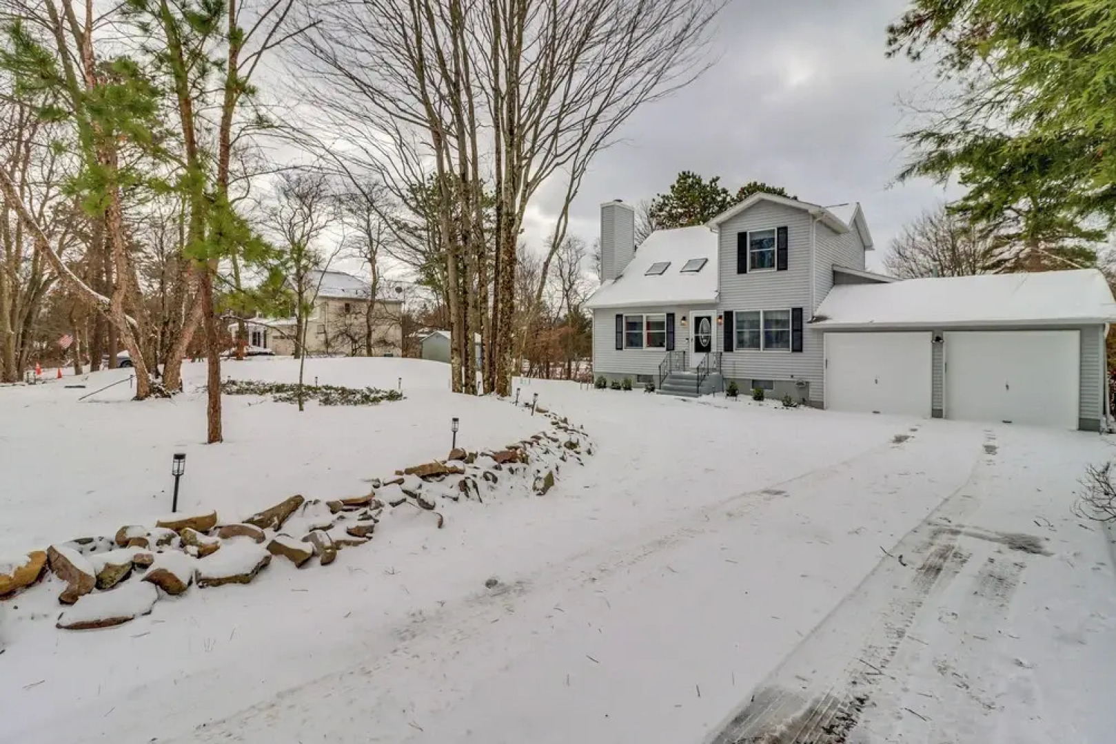 Chic Pocono Hideaway w/ Private Indoor Sauna