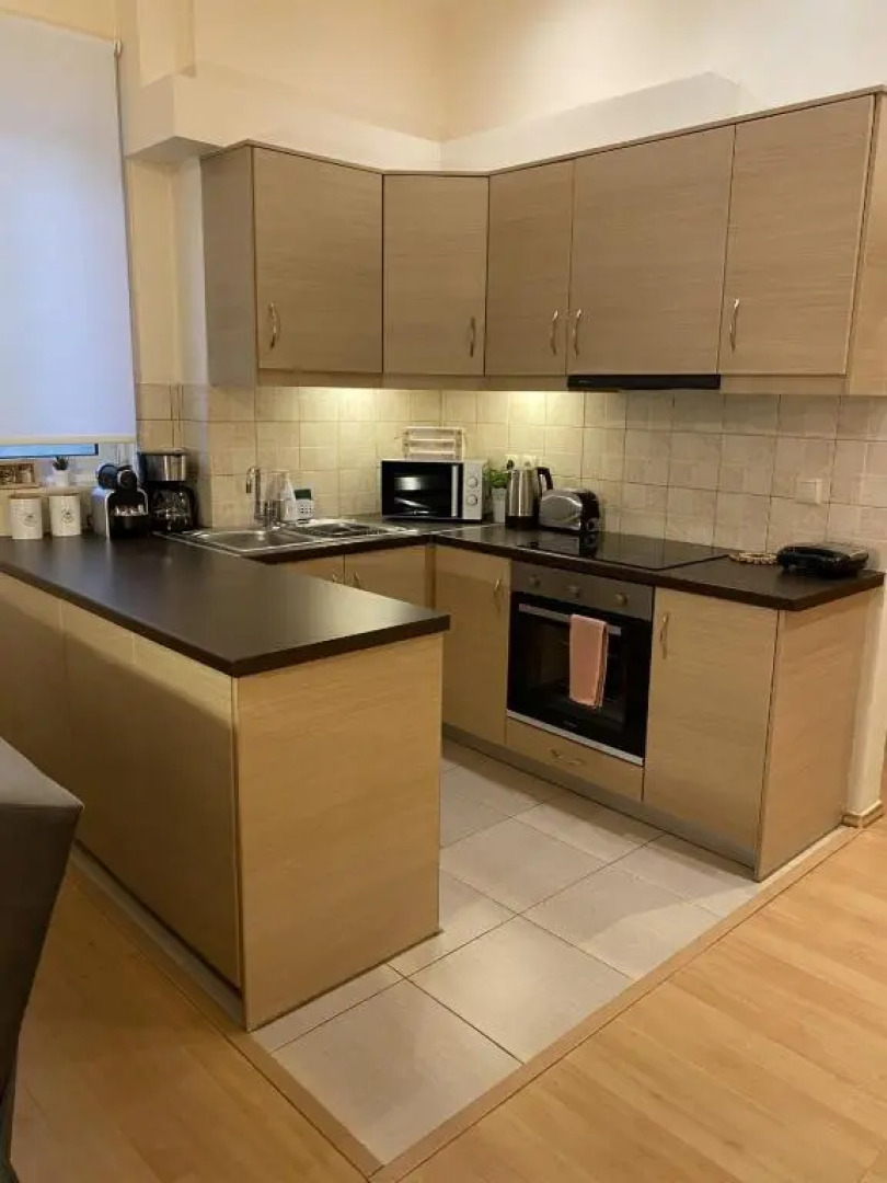 Elegant Glyfada Apartment-private Garden-Near METRO