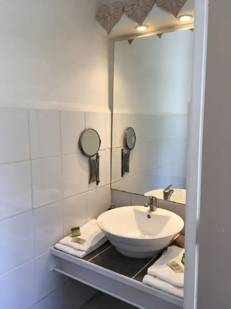 La Mirabelle-casteil Country House