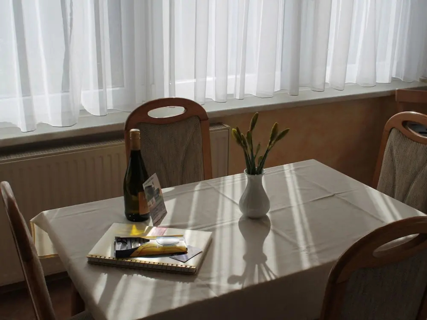 Spacious Bungalow near Sea in Grundshagen