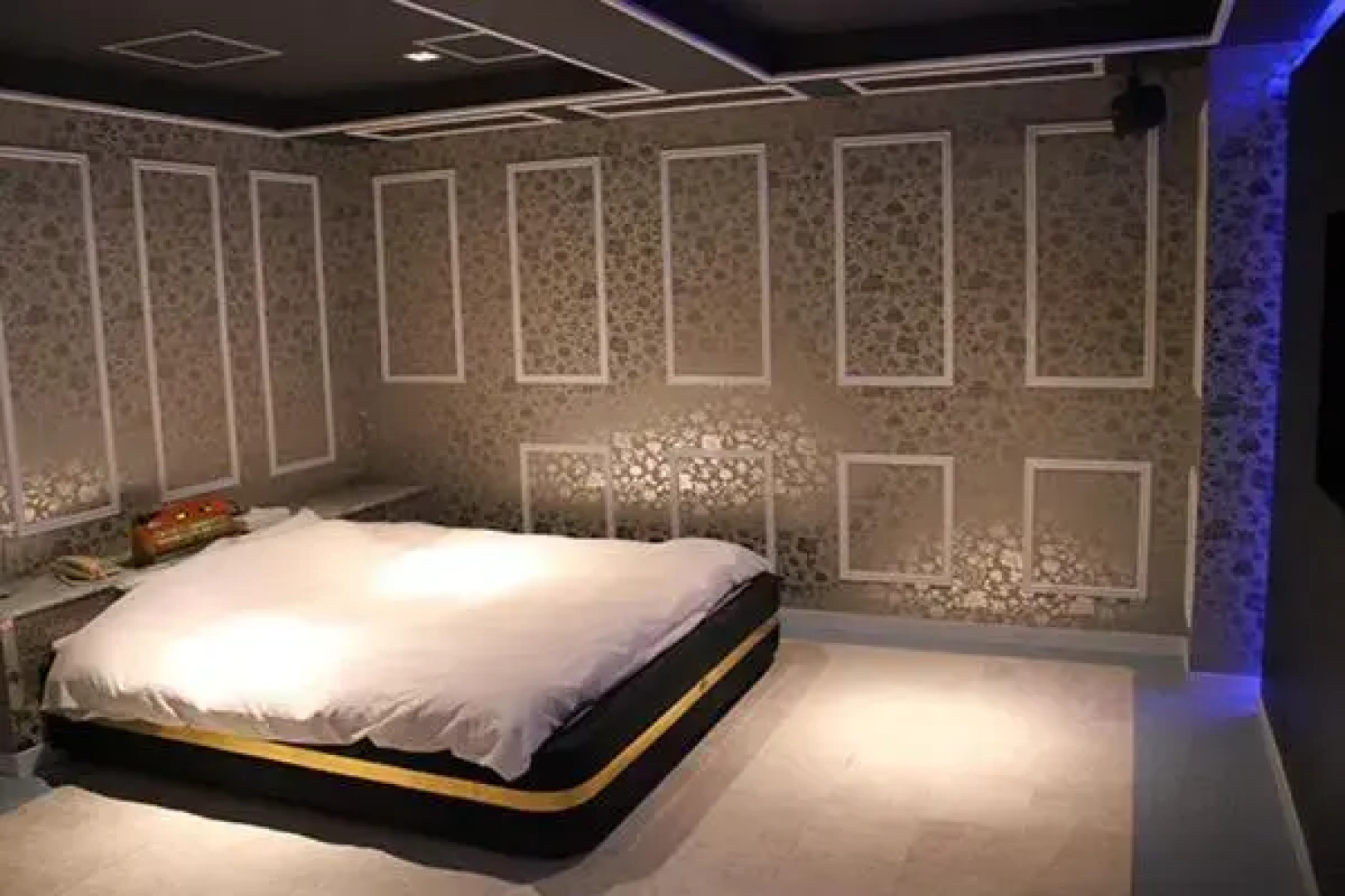 AtoZ Azumino (Adult Only)