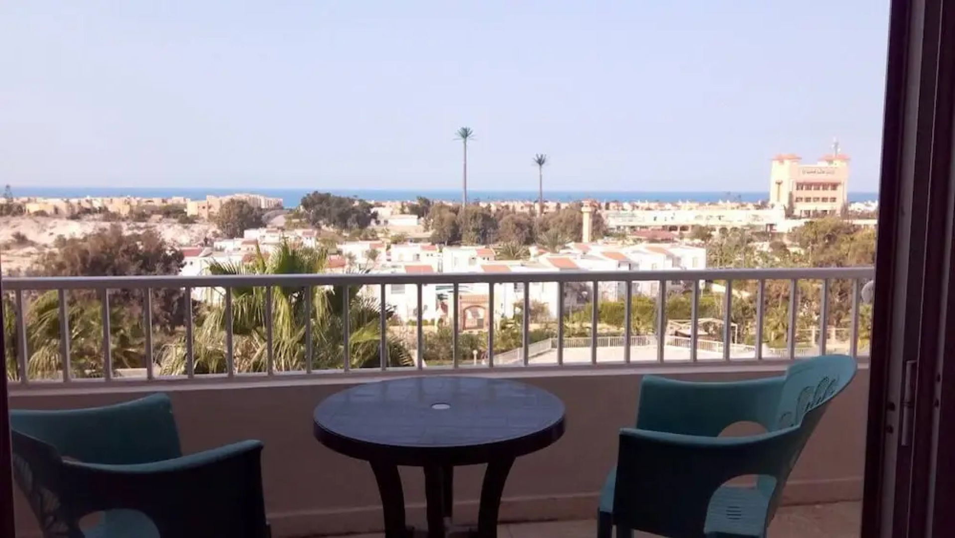 Plan B El Montazah Hotel