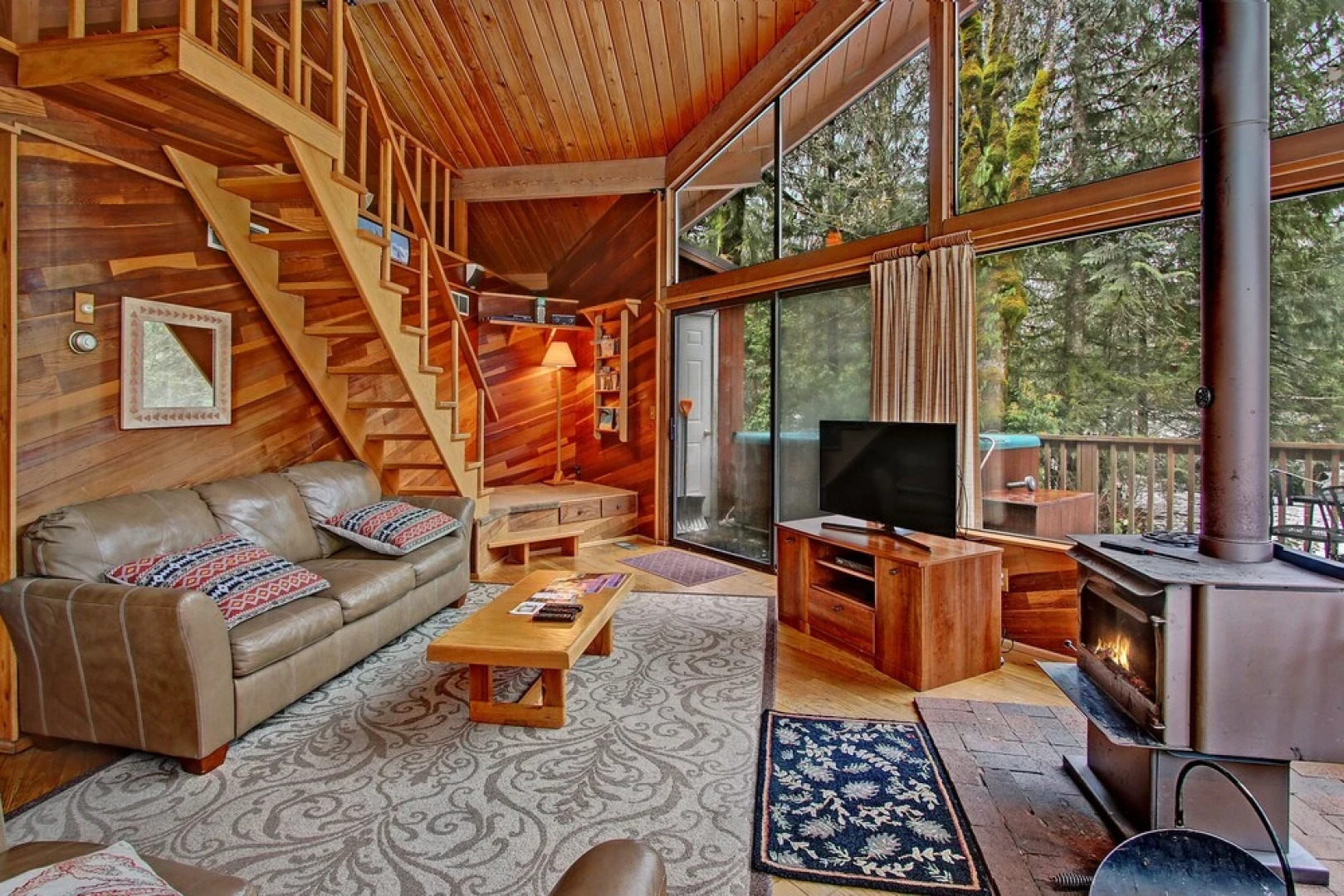 Rustic River Paradise - One Bedroom Cabin with Hot Tub