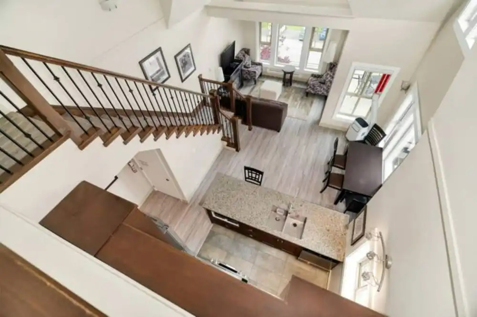 Scenic 3BR Penthouse Suite