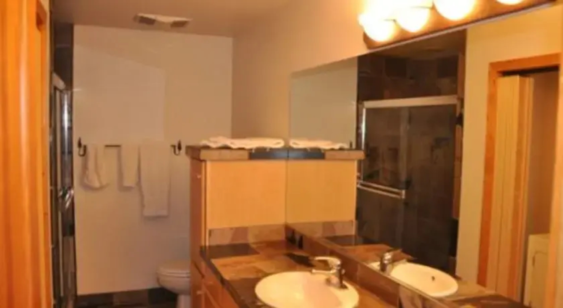 RedAwning Yarrow Place Home on Meadow