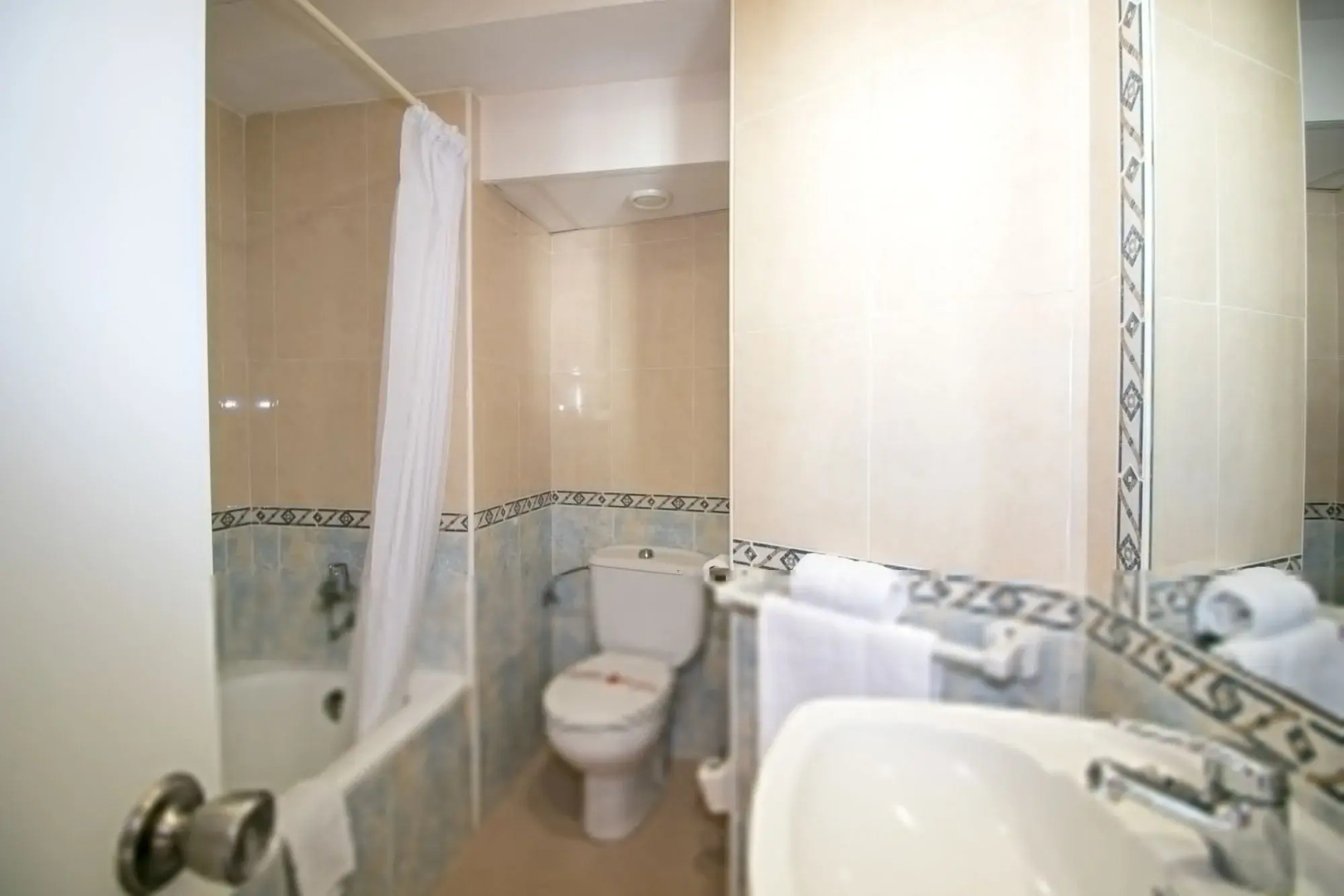 The Red Hotel by Ibiza Feeling - Adults only