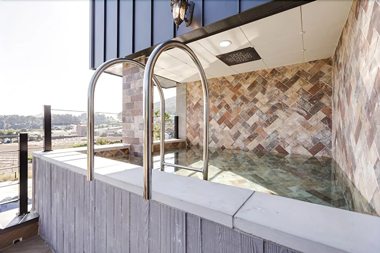 Namhae Rabyeol Pension