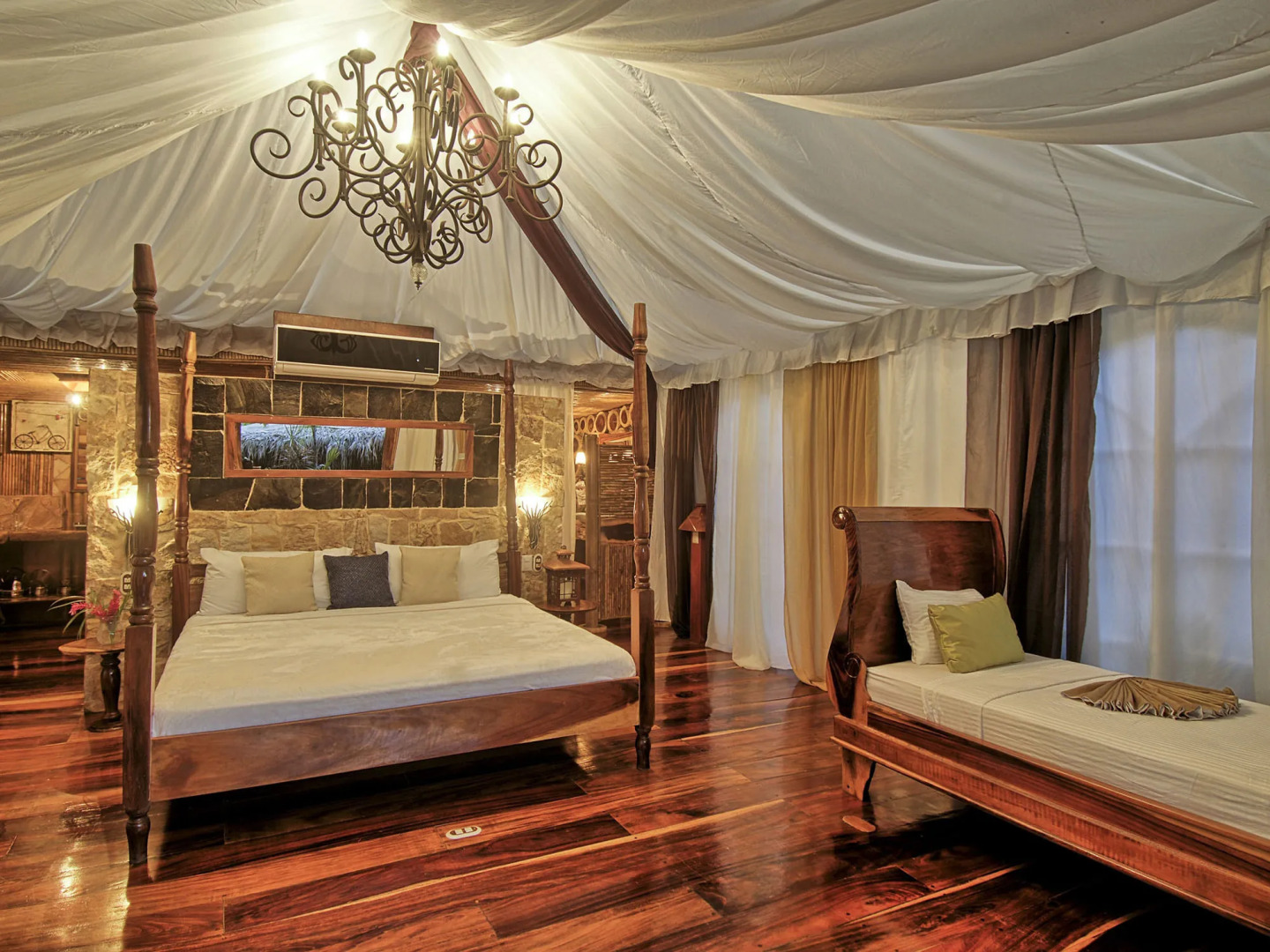 Ocho Artisan Bungalows - Adults only