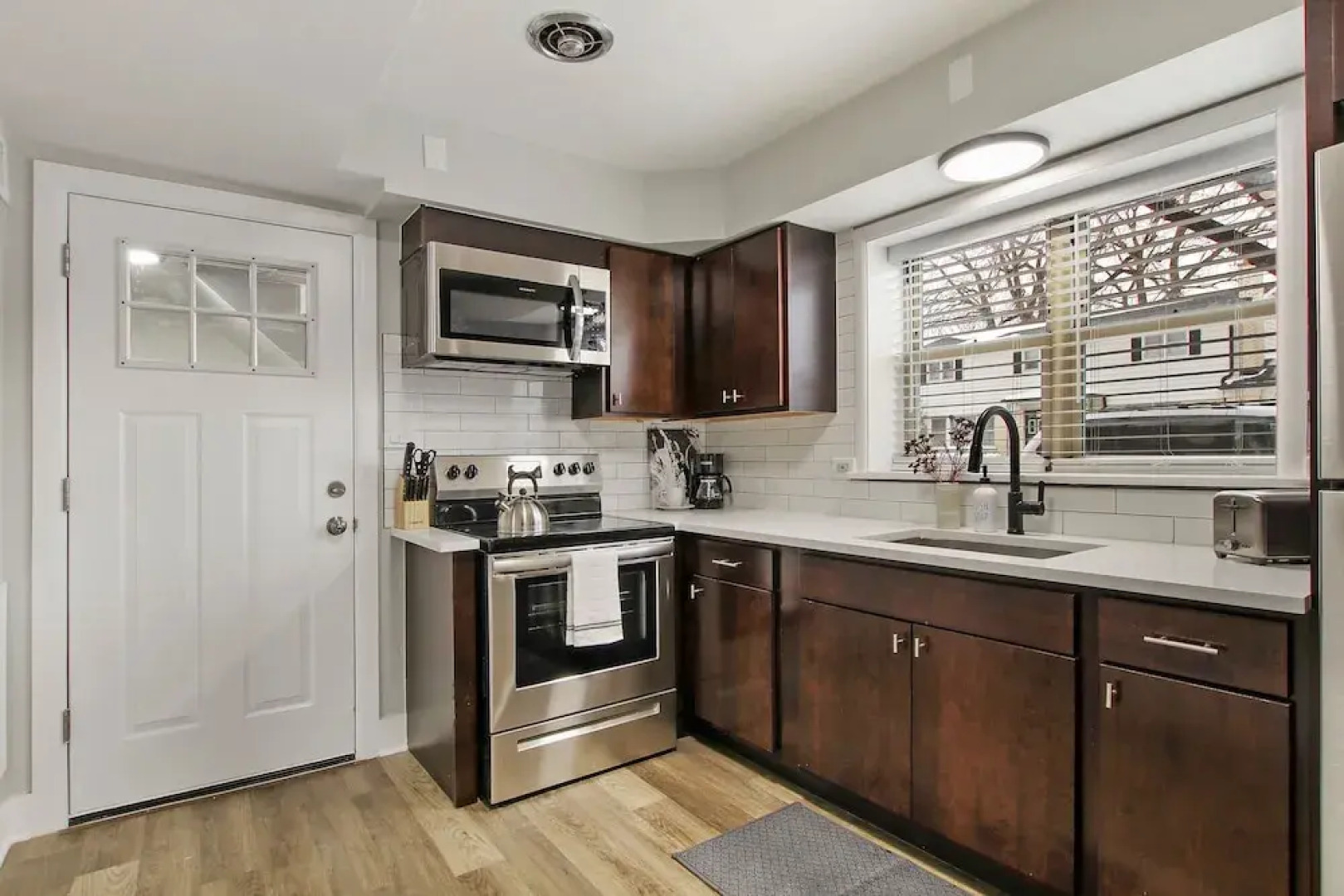 Skokie 1BR Gem - Davis