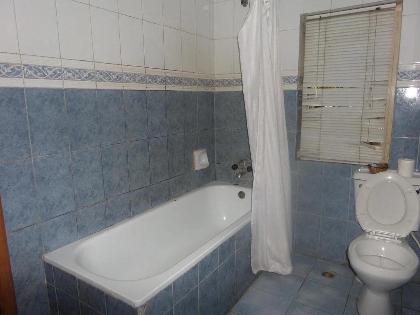 Noahs ark hotel and suites