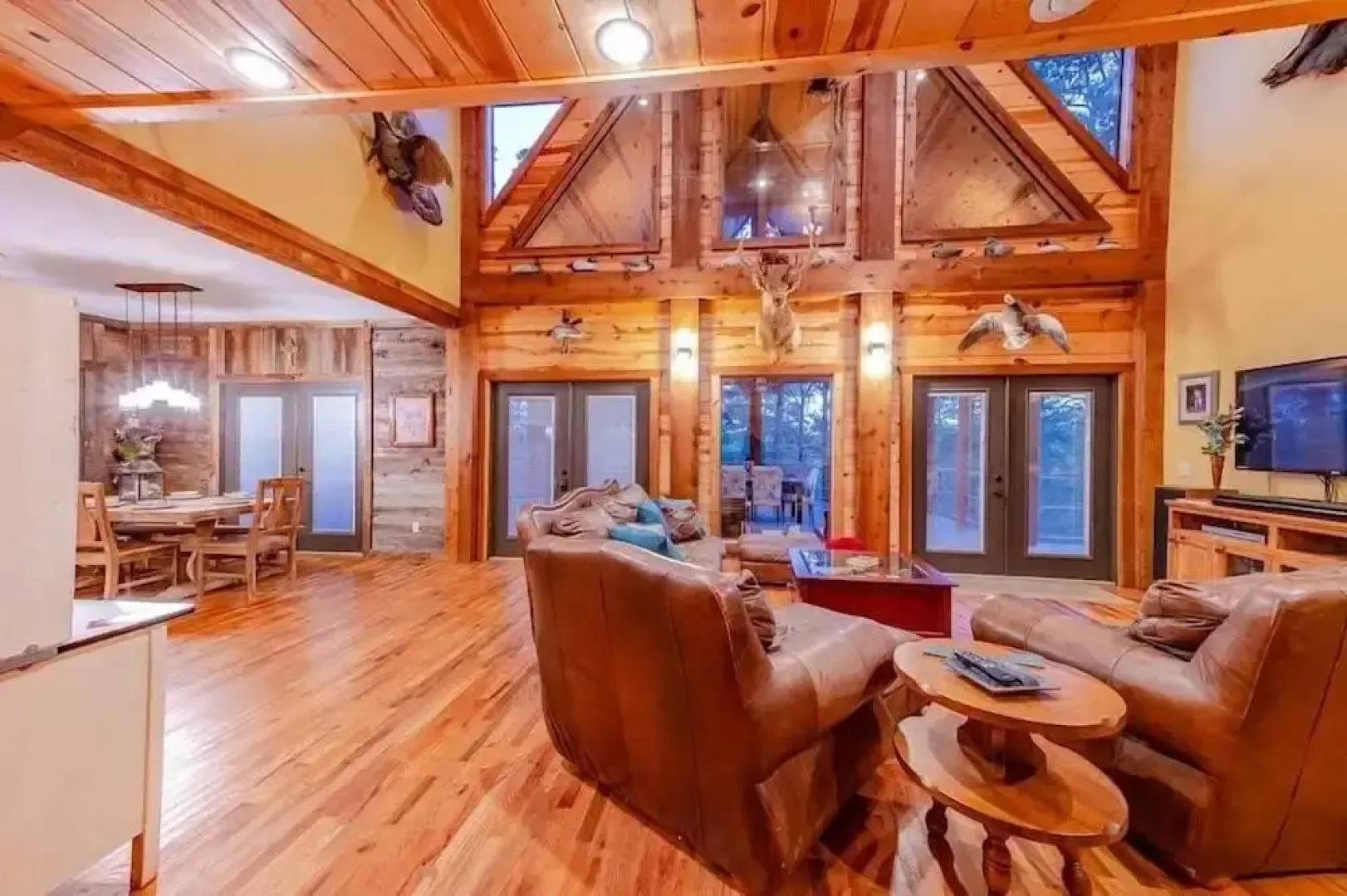 Mountain Fork Lodge With Wifi and Fire Pit by Redawning