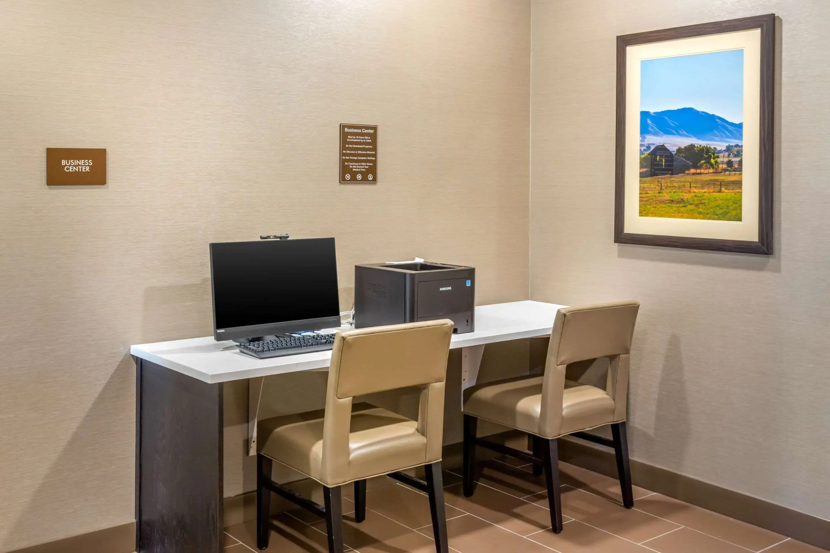 Comfort Inn & Suites Logan Near University